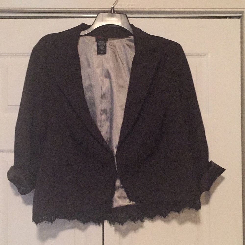 Beautiful blazer in a torrid size 3